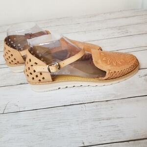 Macarena Collection Leather Huarache Floral Closed Toe/Back Mary Jane Sa…